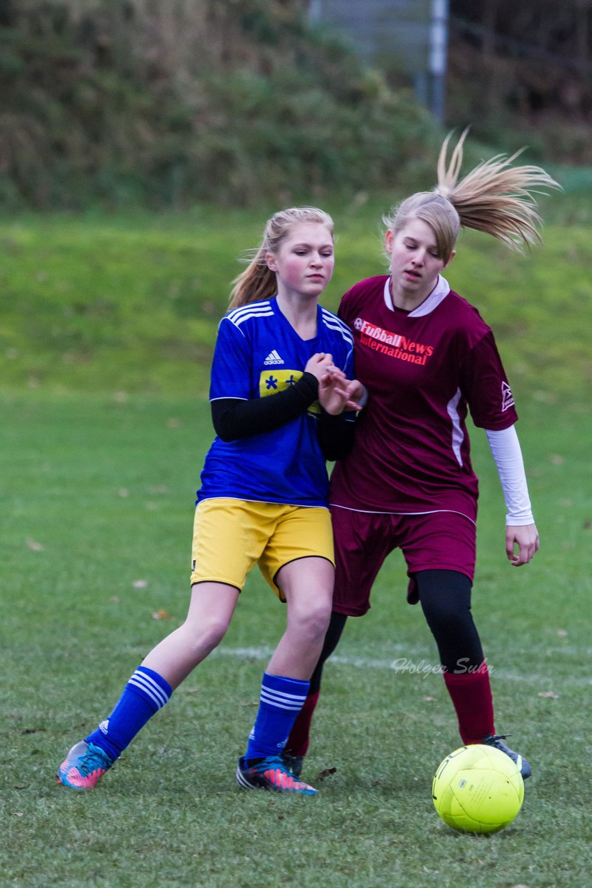 Bild 86 - B-Juniorinnen TSV Gnutz o.W. - SV Henstedt Ulzburg II : Ergebnis: ca. 5:0